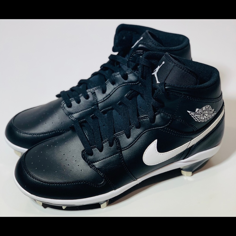 NEW!Jordan Men's 1 Retro Mid Metal Baseball Cleats